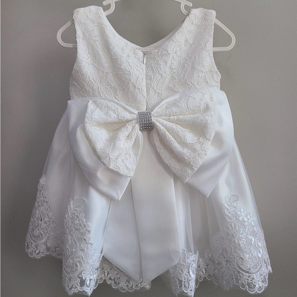 Elegant White Lace Baby Girls Formal Dress Large Bow Layered 9 Months
